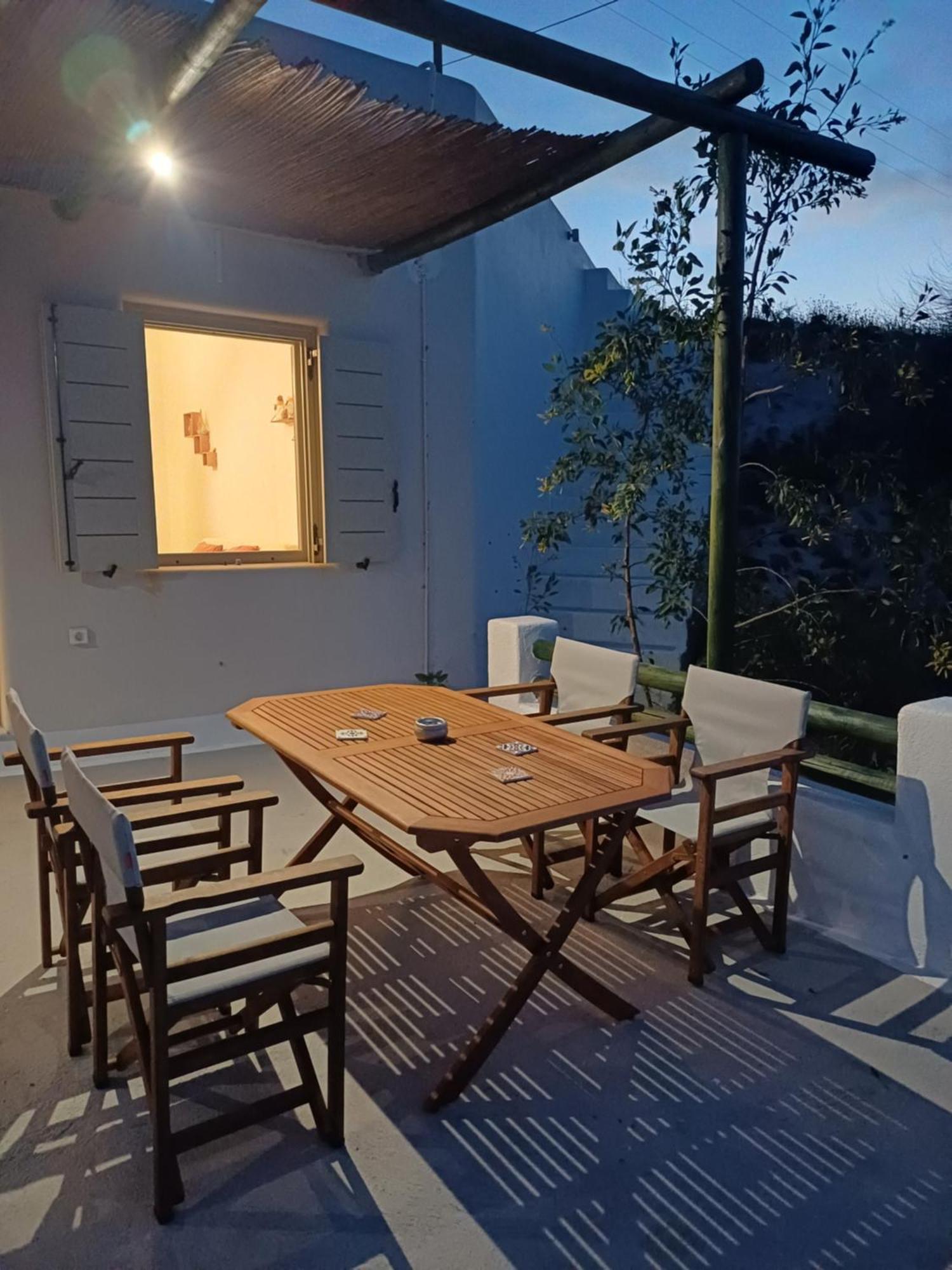 Вілла 'Irene' Cycladic House With Sunrise And Sea View! Foinikia  Екстер'єр фото