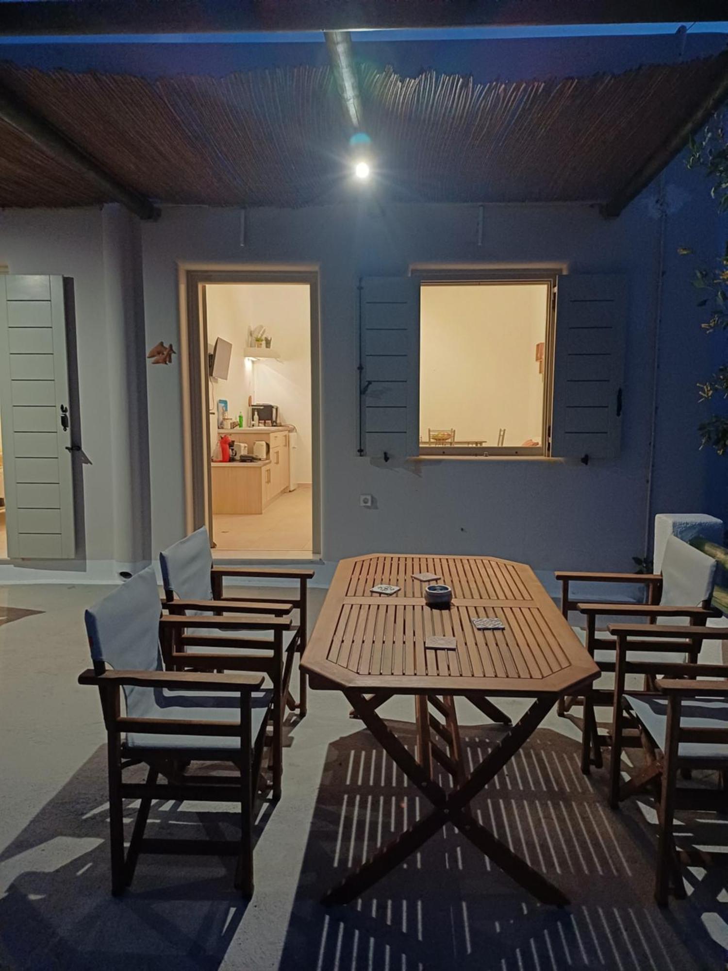 Вілла 'Irene' Cycladic House With Sunrise And Sea View! Foinikia  Екстер'єр фото