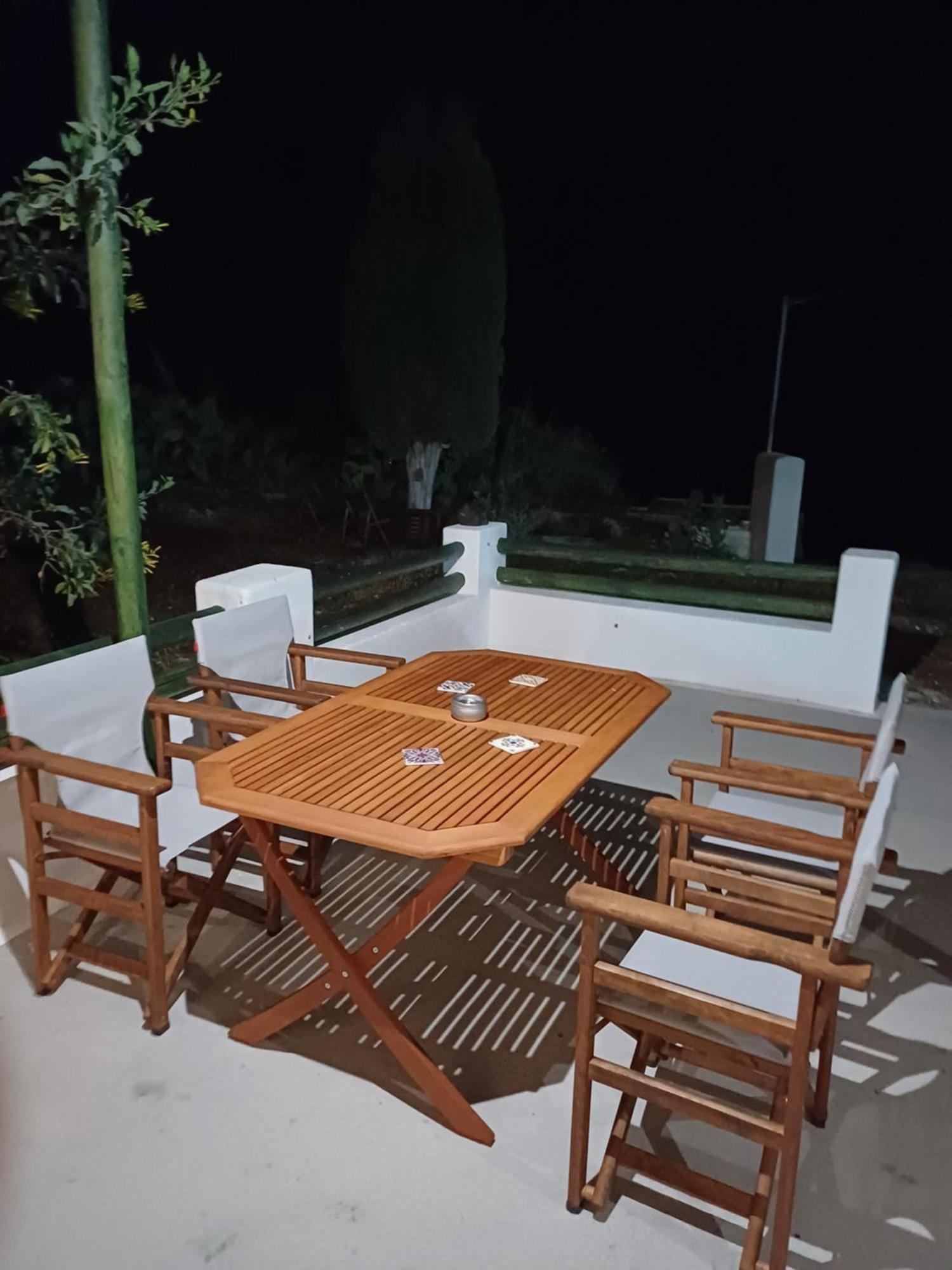 Вілла 'Irene' Cycladic House With Sunrise And Sea View! Foinikia  Екстер'єр фото