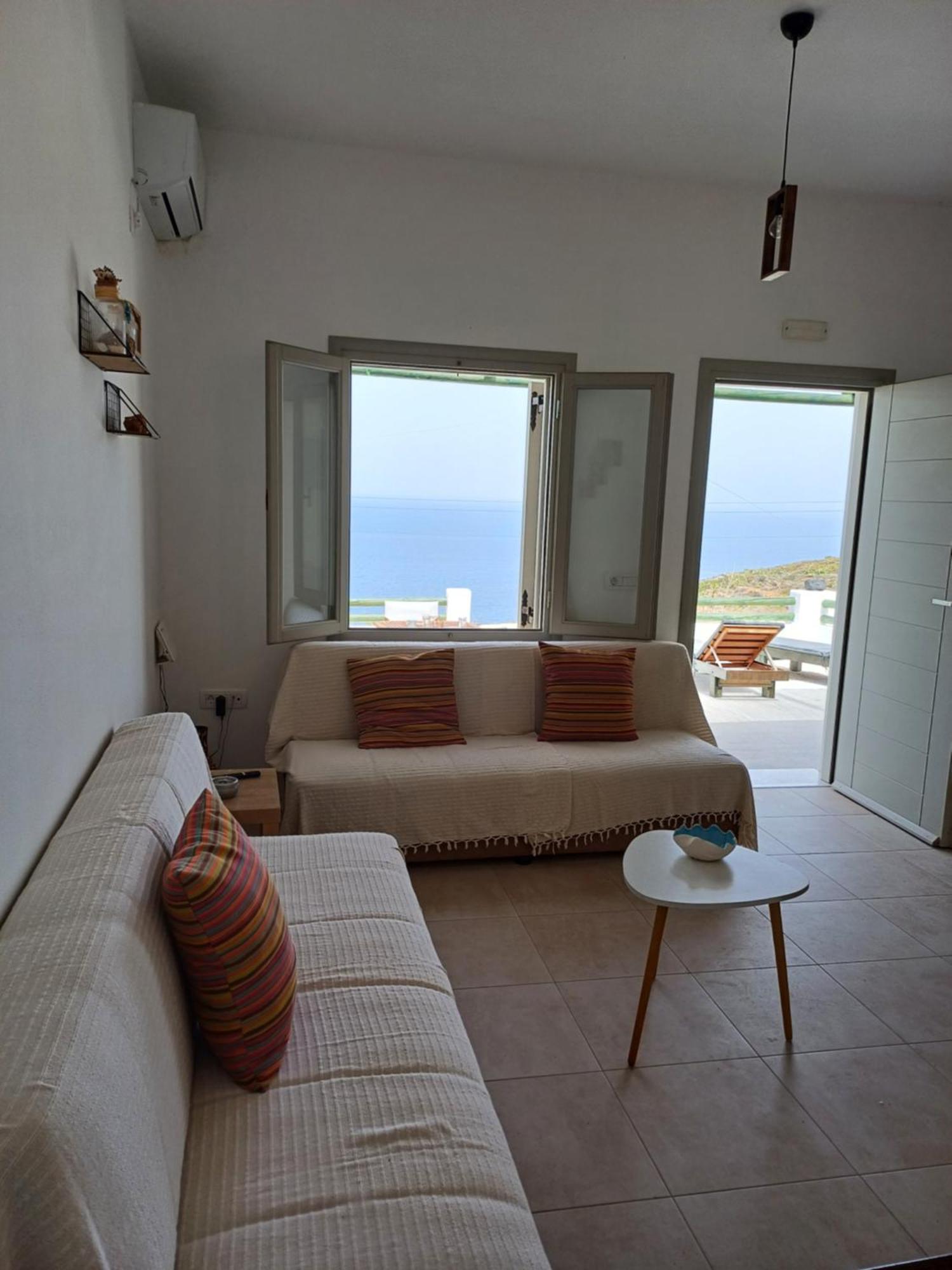 Вілла 'Irene' Cycladic House With Sunrise And Sea View! Foinikia  Екстер'єр фото