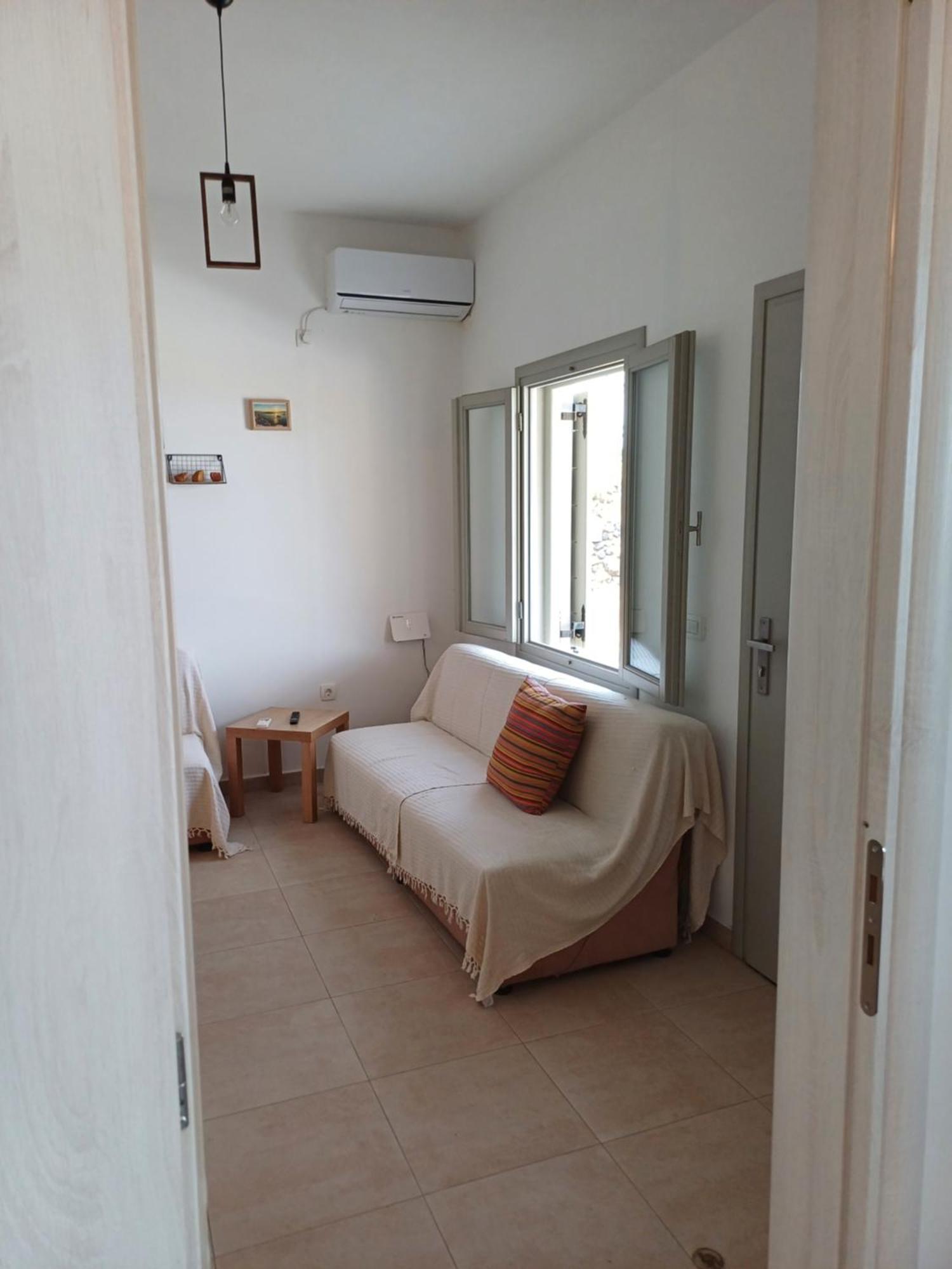 Вілла 'Irene' Cycladic House With Sunrise And Sea View! Foinikia  Екстер'єр фото