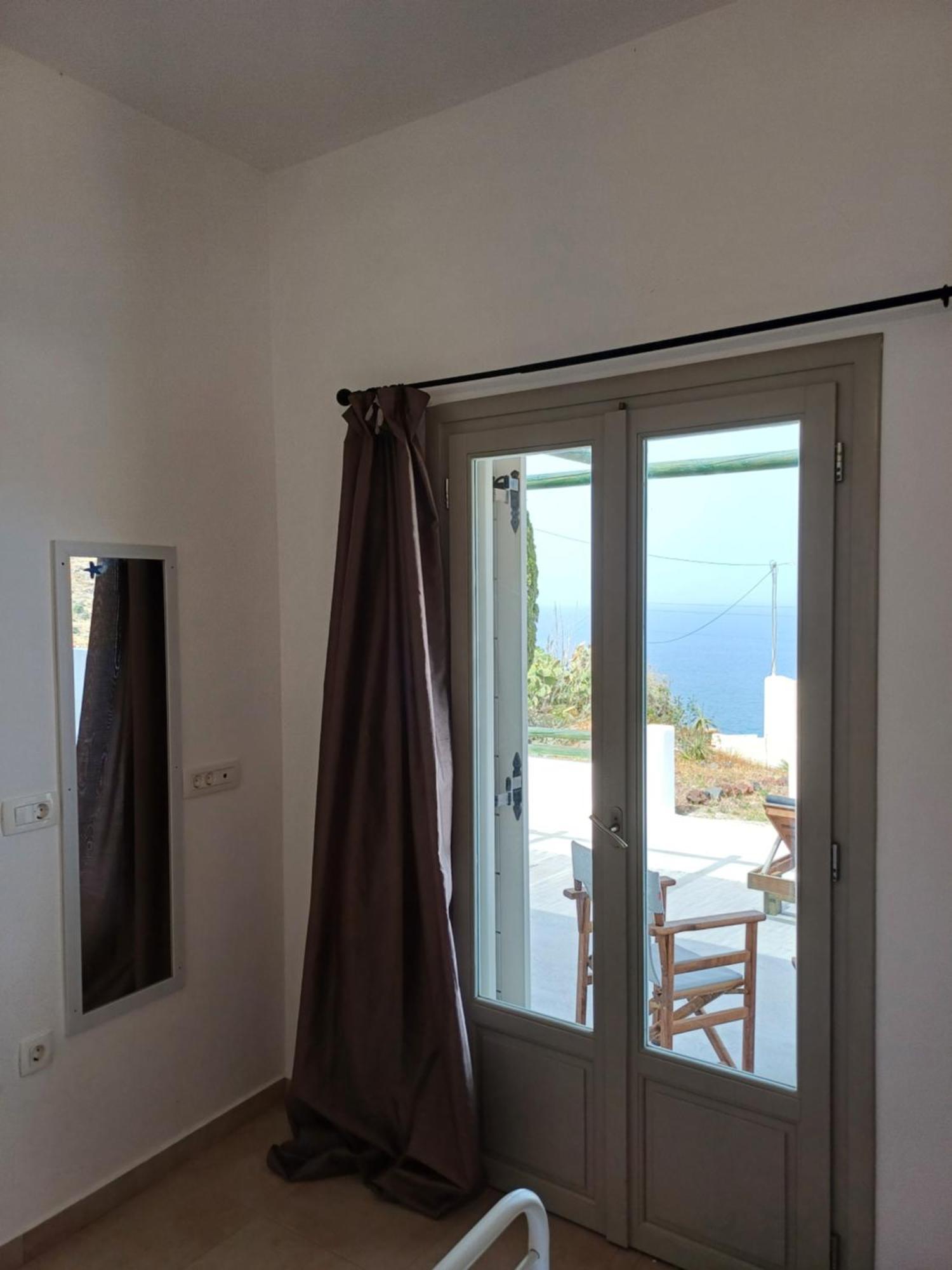 Вілла 'Irene' Cycladic House With Sunrise And Sea View! Foinikia  Екстер'єр фото