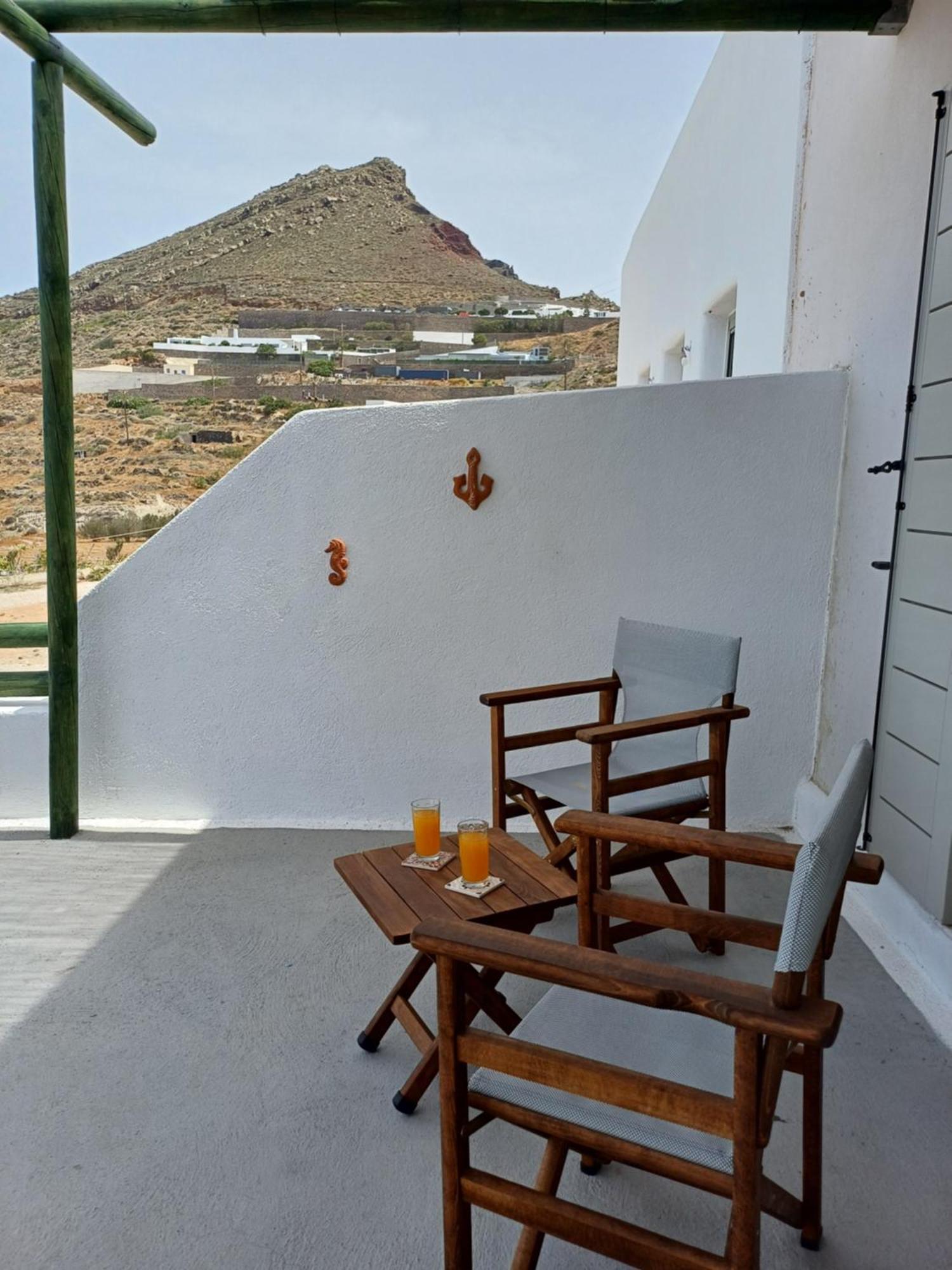Вілла 'Irene' Cycladic House With Sunrise And Sea View! Foinikia  Екстер'єр фото