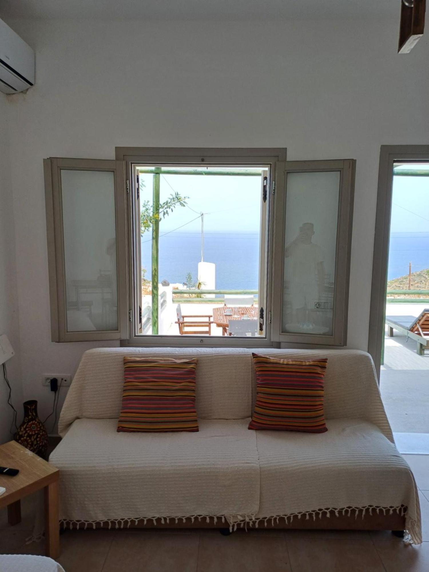 Вілла 'Irene' Cycladic House With Sunrise And Sea View! Foinikia  Екстер'єр фото