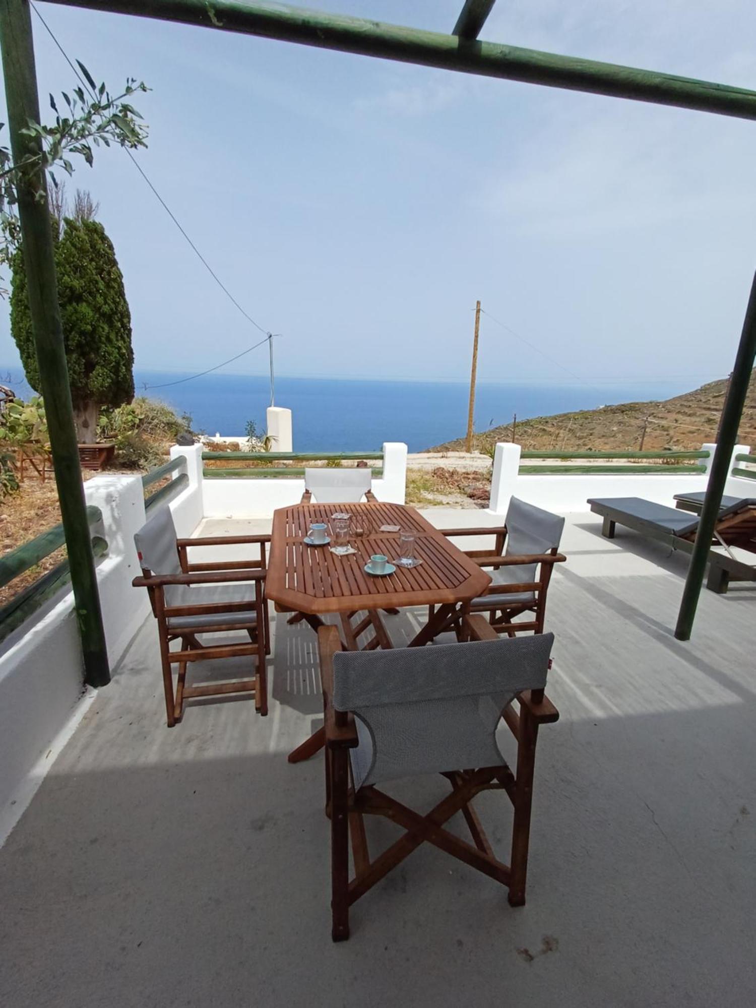 Вілла 'Irene' Cycladic House With Sunrise And Sea View! Foinikia  Екстер'єр фото
